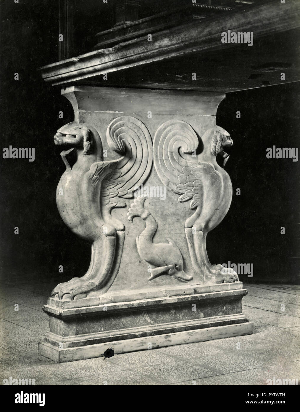 Detail der rechteckigen Tisch, National Museum, Neapel, Italien 1930 Stockfoto