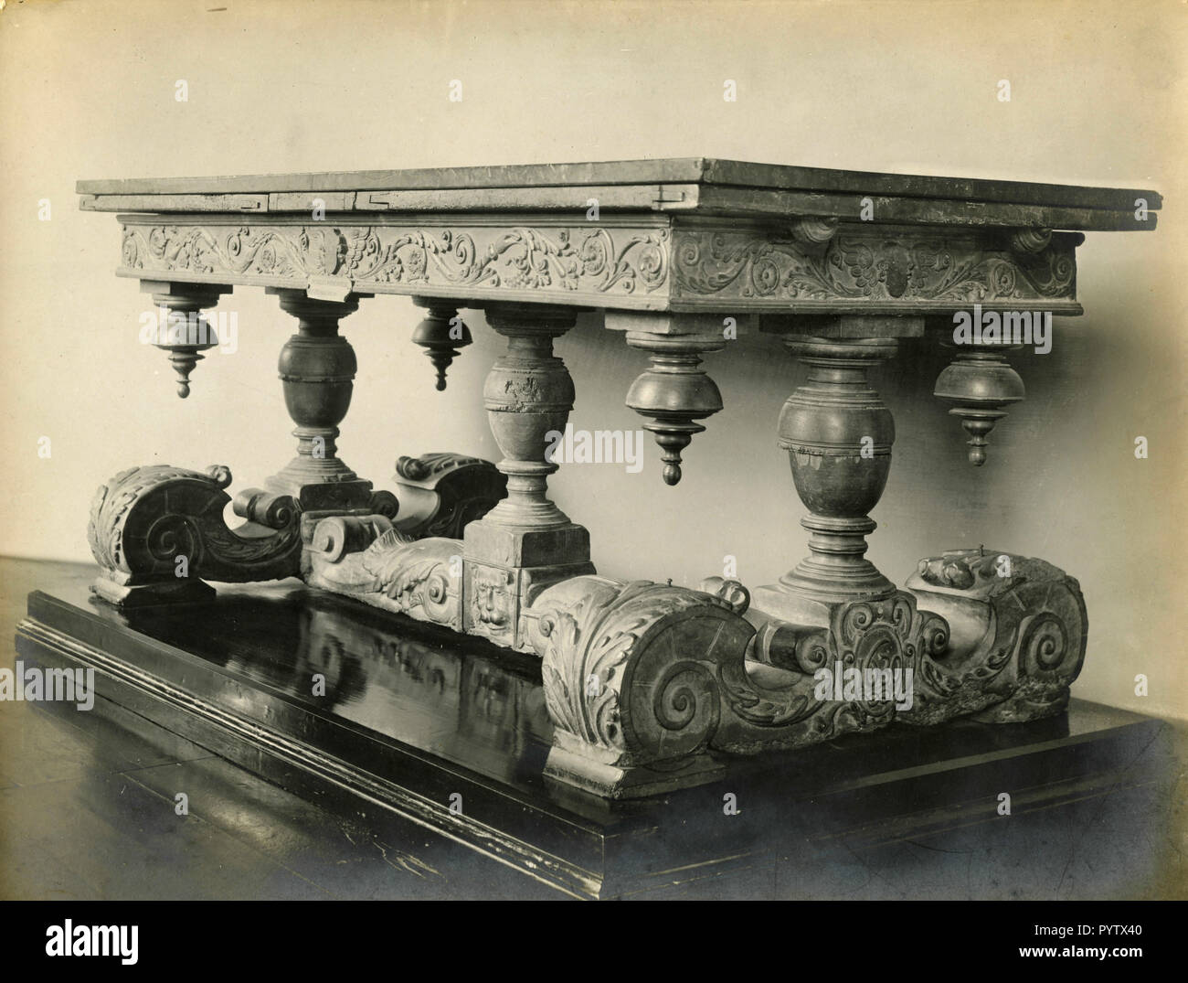 Die piemontesische Holztisch von 1630, Turin, Italien 1930 Stockfoto