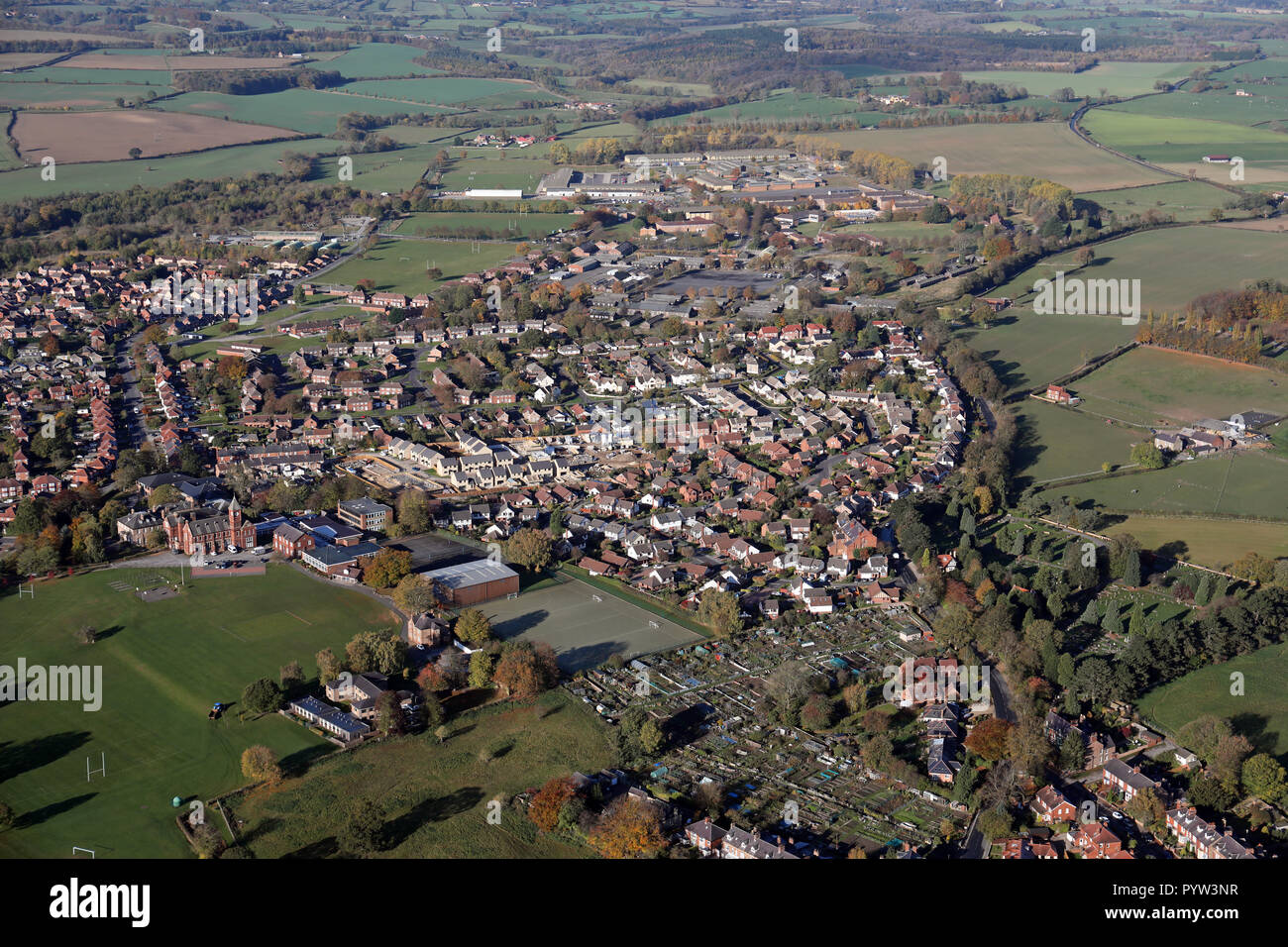 Luftaufnahme von Ripon Blick nach Norden nach Westen entlang der Kirkby Straße einschließlich der Grammar School und ehemalige Kasernen, North Yorkshire Stockfoto