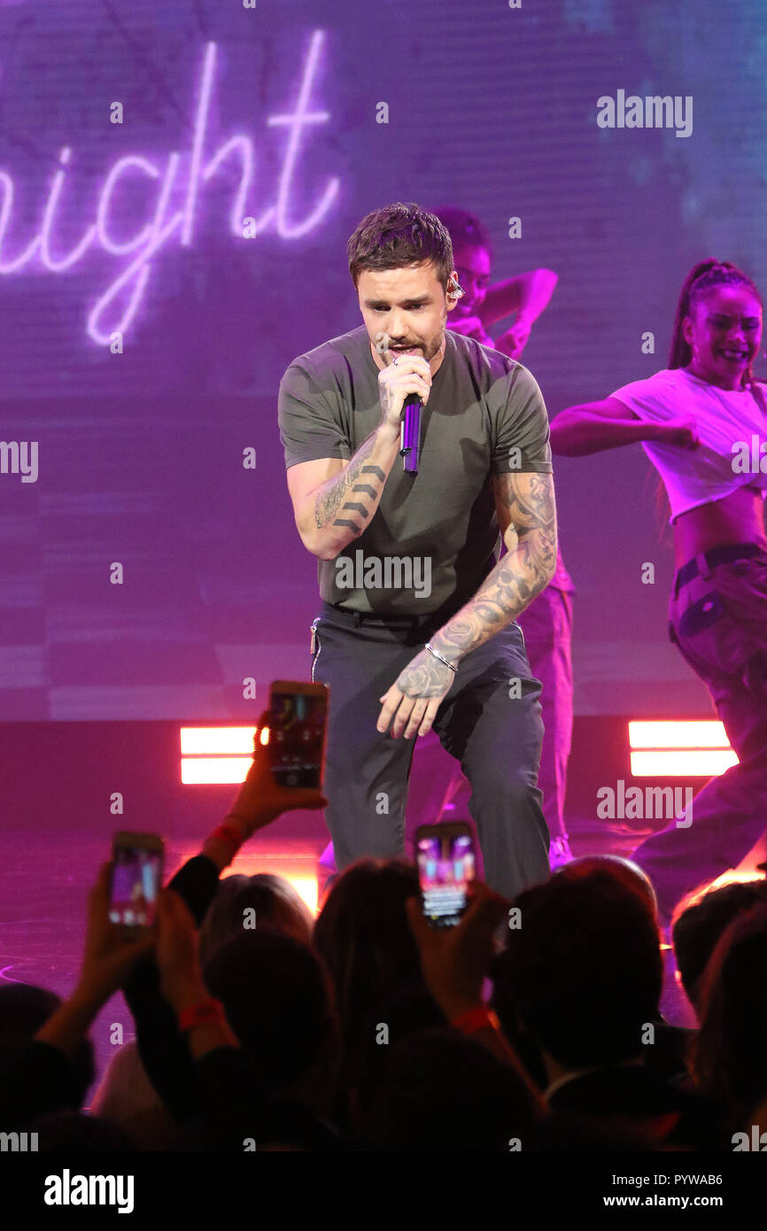 London, Großbritannien. 30 Okt, 2018. Liam Payne, Westfield London 10 Jahr Geburtstag feiern, Westfield Square, Westfield London, Shepherds Bush, London, UK, 30. Oktober 2018. Credit: Rich Gold/Alamy leben Nachrichten Stockfoto