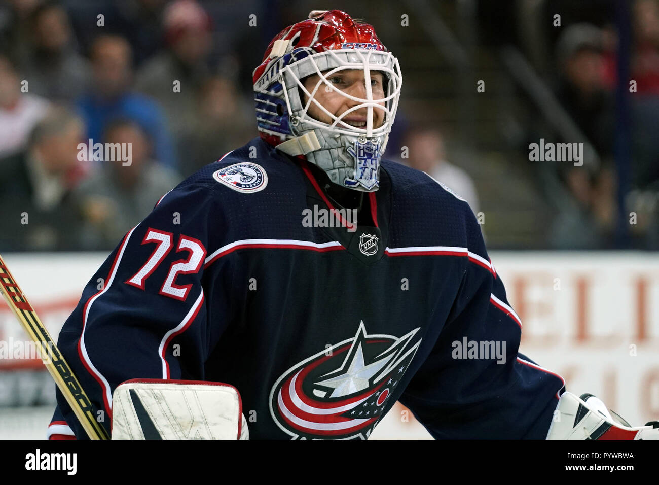 Columbus, OH, USA. 30 Okt, 2018. Columbus Blue Jackets Torwart Sergej Bobrovsky (72) verteidigt das Netz während der dritten Periode in einem Spiel zwischen den Detroit Red Wings und den Columbus Blue Jackets in der Nationwide Arena in Columbus, OH. Aaron Doster/CSM/Alamy leben Nachrichten Stockfoto