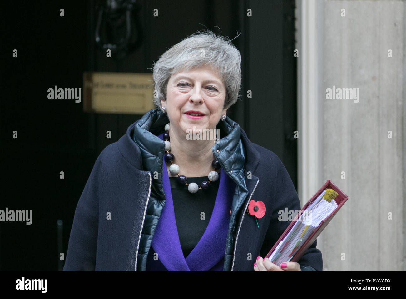 London, Großbritannien. 31 Okt, 2018. British PM Theresa May Blätter 10 Downing Street die wöchentliche PMQ Premierminister Fragen im Parlament Kredit zu besuchen: Amer ghazzal/Alamy leben Nachrichten Stockfoto