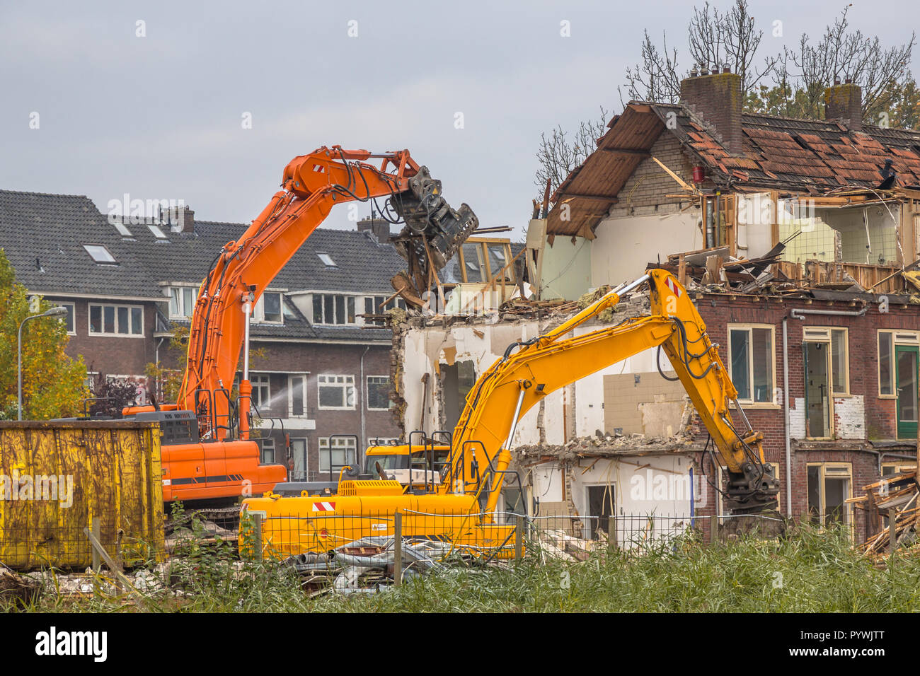 Abriss Abriss alter Kranen Reihe von Häusern in den Niederlanden Stockfoto