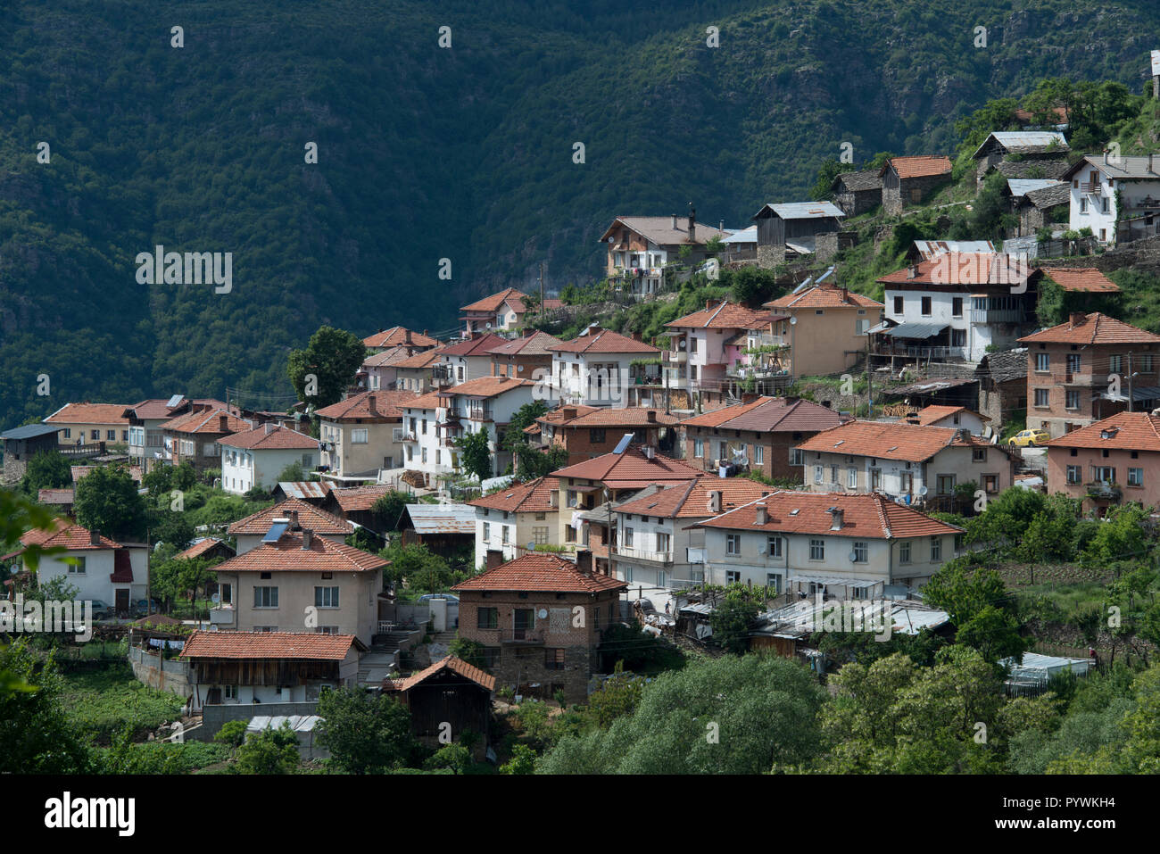 Bulgarien, GORNO DRYANOVO. Die abgelegenen Dorf in den Rhodopen ist ein beliebtes Ziel für Back Packers und Wanderer Stockfoto