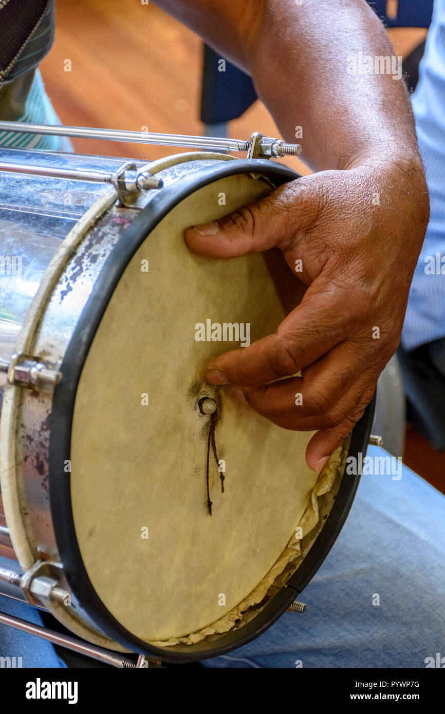 Typisch brasilianischen Percussion Instrument namens Cuica und hauptsächlich in Samba und Karneval verwendet Stockfoto
