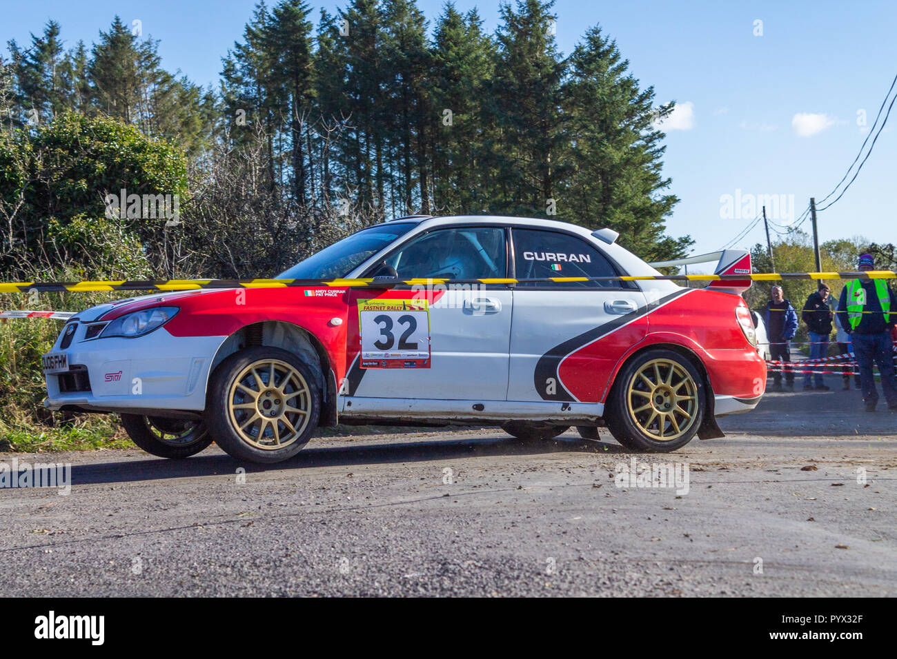 Pat Preis und Andrew Curran im Subaru Impreza über Station 16 in der fastnet Rallye 2018 West Cork Irland Stockfoto