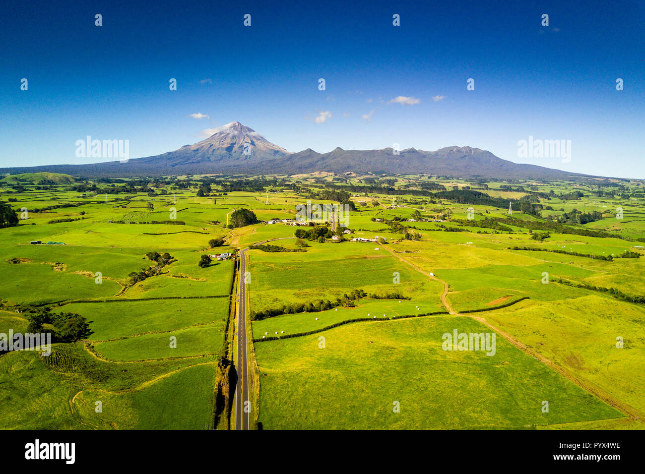 Malerischer Blick auf Mount Taranaki in Egmont Nationalpark, in Neuseeland Stockfoto
