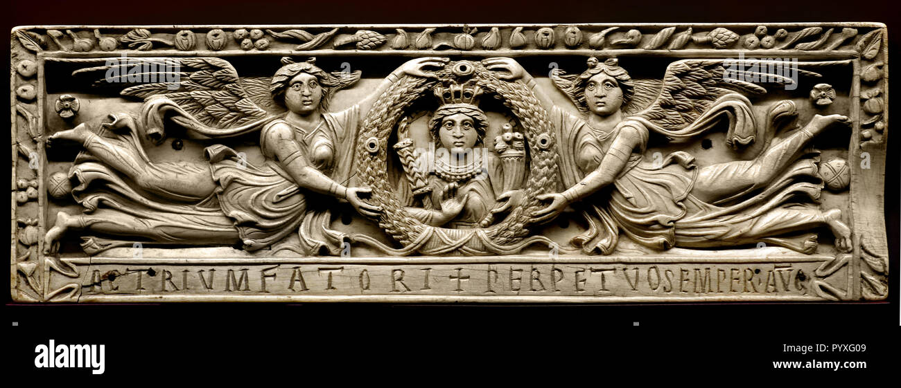 Elfenbein Relief mit Engel aus Bottega constantinopolitana 6. Jahrhundert Museum für Antike Kunst im Castello Sforzesco - Schloss Sforza in Mailand Italien (obere und untere Platten einer Fünfteiligen Diptychon Ventil) Stockfoto