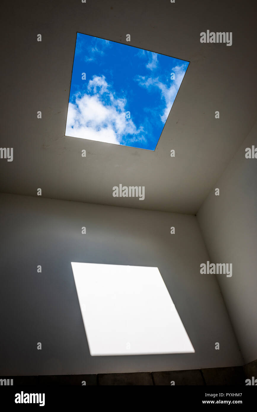 Der amerikanische Künstler James Turrell Rotwild Tierheim Sky Platz YSP, West Yorkshire, UK Stockfoto