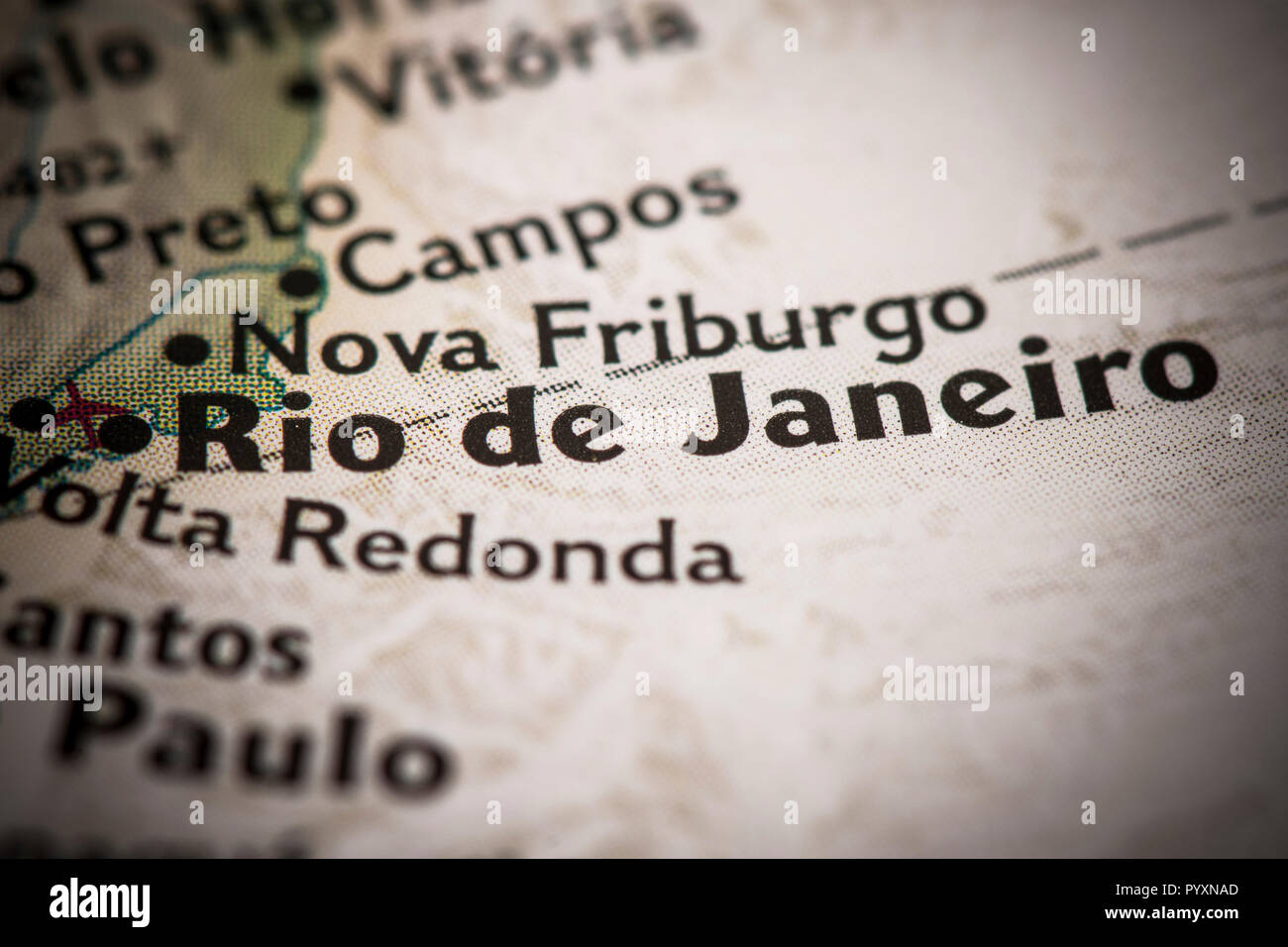 Nahaufnahme von Rio de Janeiro, Brasilien auf einer Weltkarte. Stockfoto
