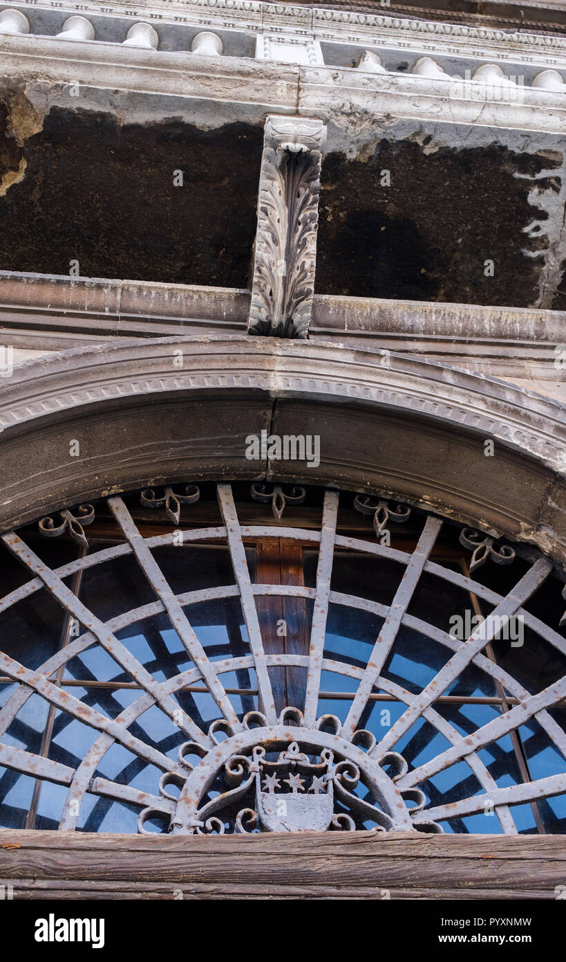 Verfallender palazzo Fotos und Bildmaterial in hoher Auflösung Alamy