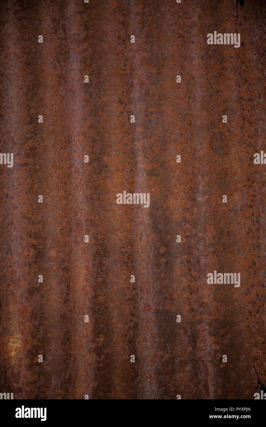 Detail Der Rostigen Wellpappe Sheddach Stockfotografie Alamy