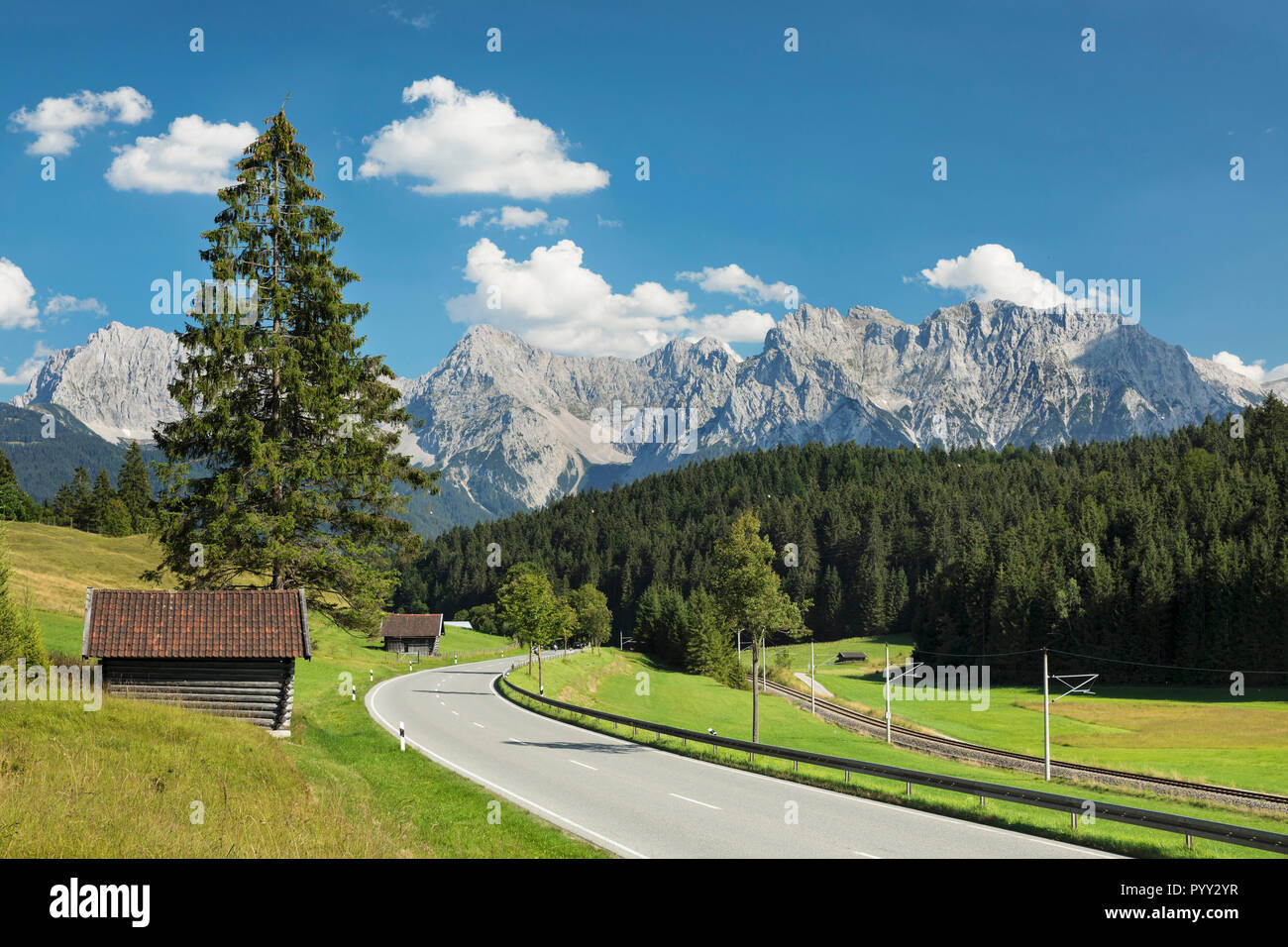 Berglandschaft, Deutsche Alpenstraße, Karwendel, Werdenfelser Land, Oberbayern, Bayern, Deutschland Stockfoto