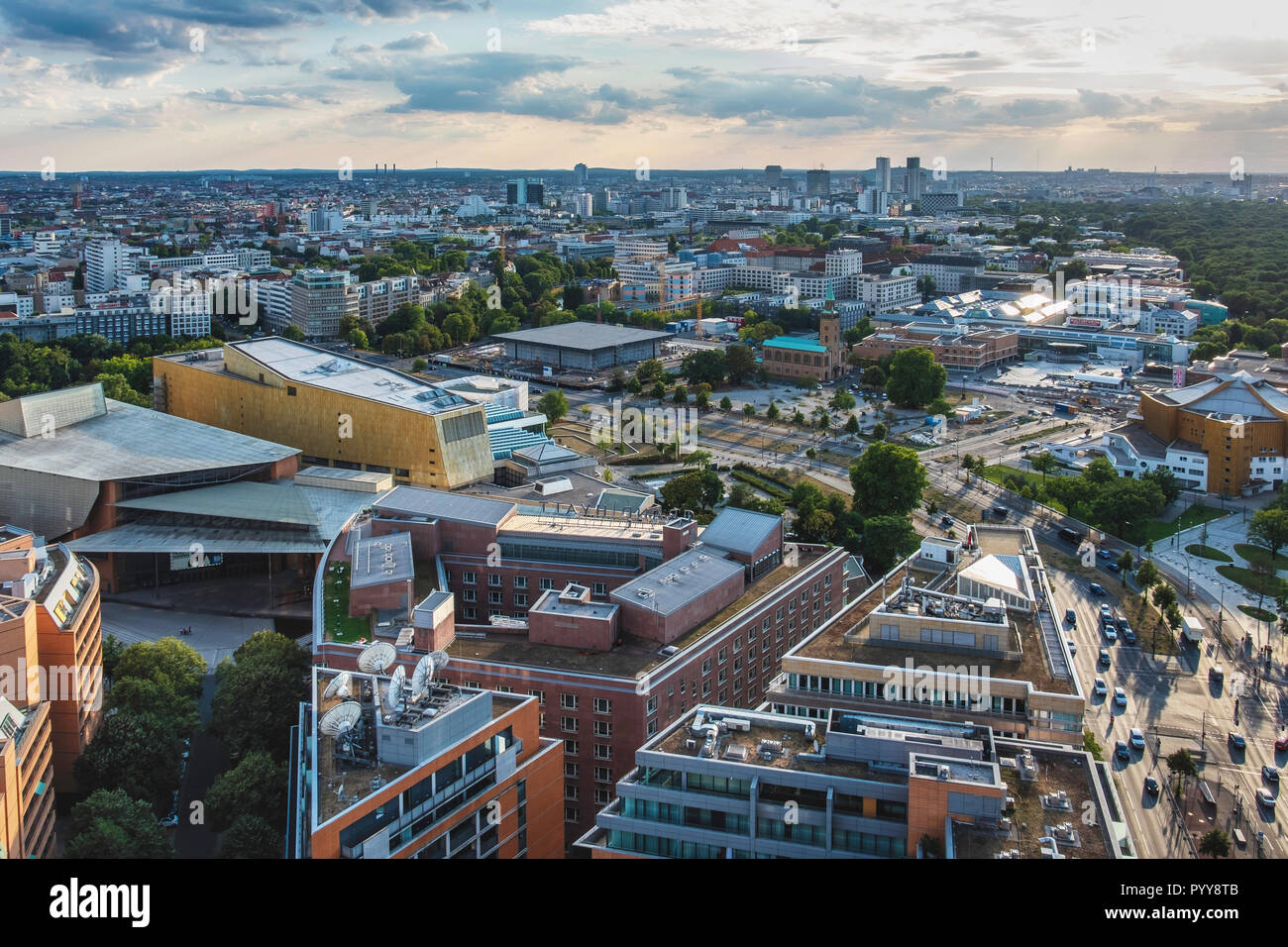 Berlin-Mitte, Potsdamer Platz. Luftbild vom Panoramapunkt Aussichtsplattform der Kollhoff Tower. Stockfoto