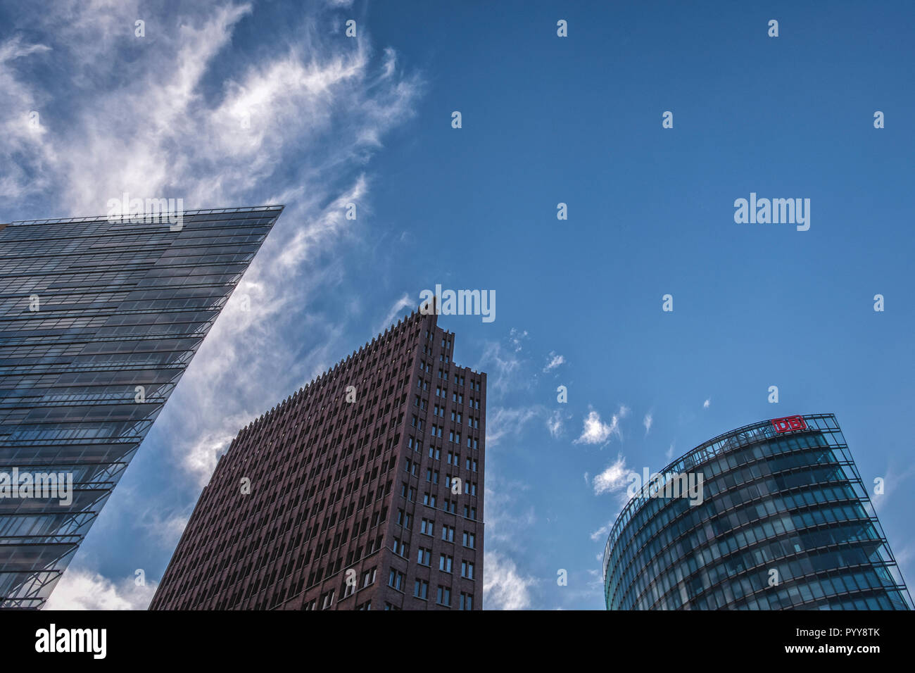 Berlin-Mitte, Potsdamer Platz. Moderne Gebäude, Forum Tower, Kollhoff Turm & DB-Tower skyscapers Stockfoto