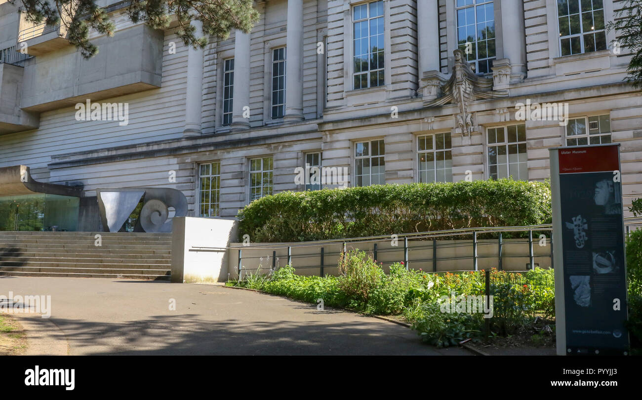 Das Ulster Museum neben den Botanischen Gärten, Queen's Quarter, Belfast, Nordirland. Stockfoto