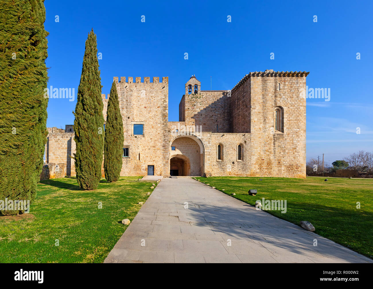 Mosteiro de Santa Maria de Flor da Rosa Kloster. Johanniter Ritter aka der Malteserorden Zentrale, ein Kreuzritter bestellen. Als Hotel der Pousadas de Stockfoto