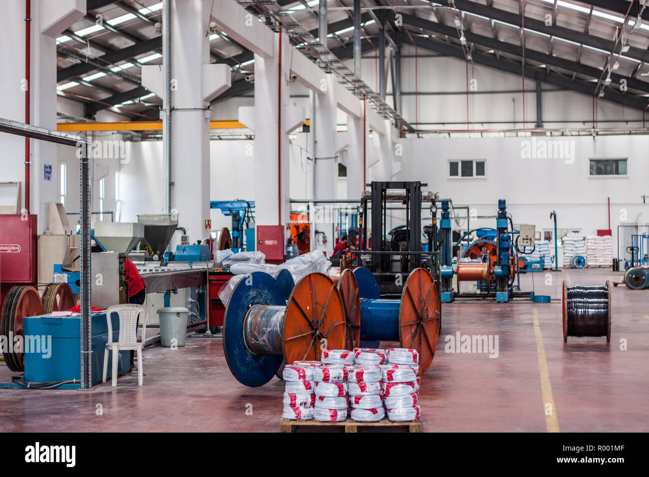 Kabel-Manufacturing Factory Innenraum Stockfoto