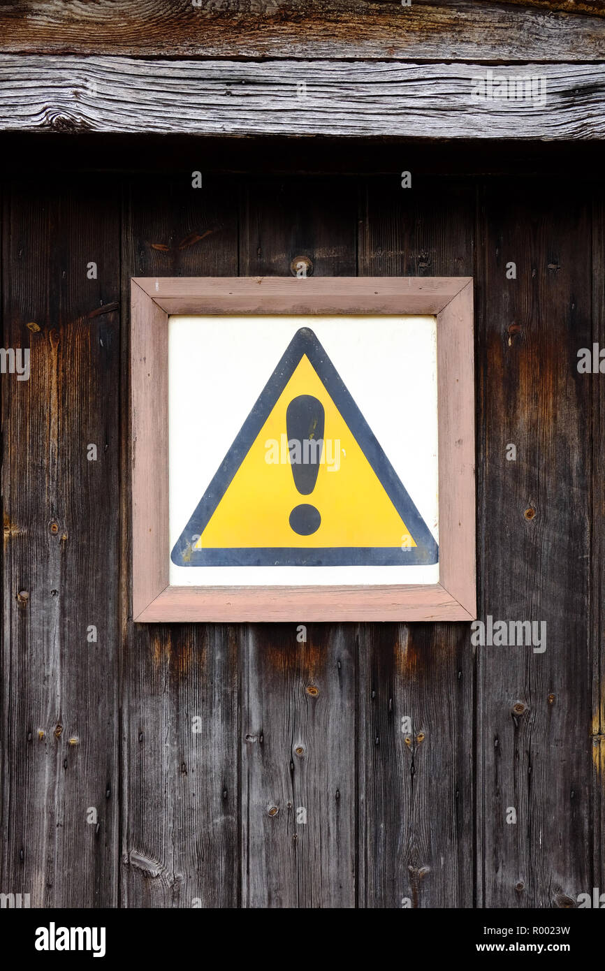 Gefahr Schild an einer Tür Stockfoto