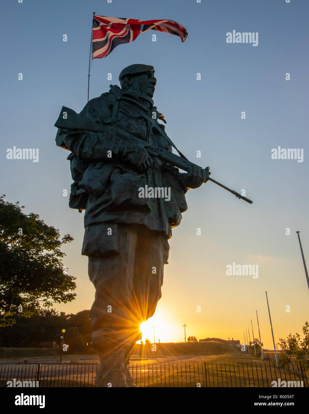 Royal Marine statue auch am yomper bekannt, eine Hommage an die Royal Marines, die im Falkland-krieg gekämpft, an der Royal Marines Museum Stockfoto