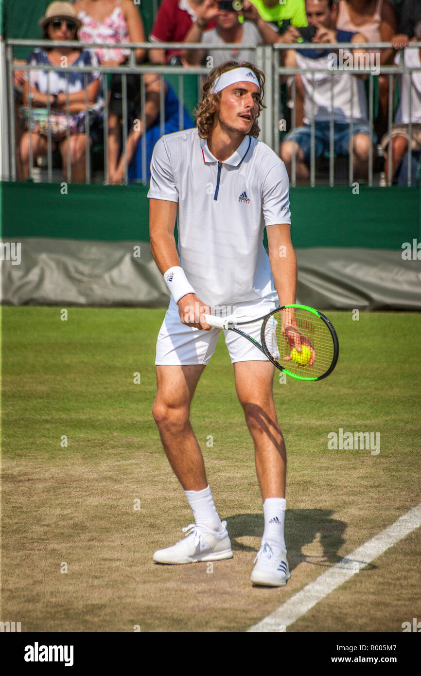 Stefanos Tsitsipas männlichen Tennisspieler Wimbledon 2018 Stockfotografie  - Alamy