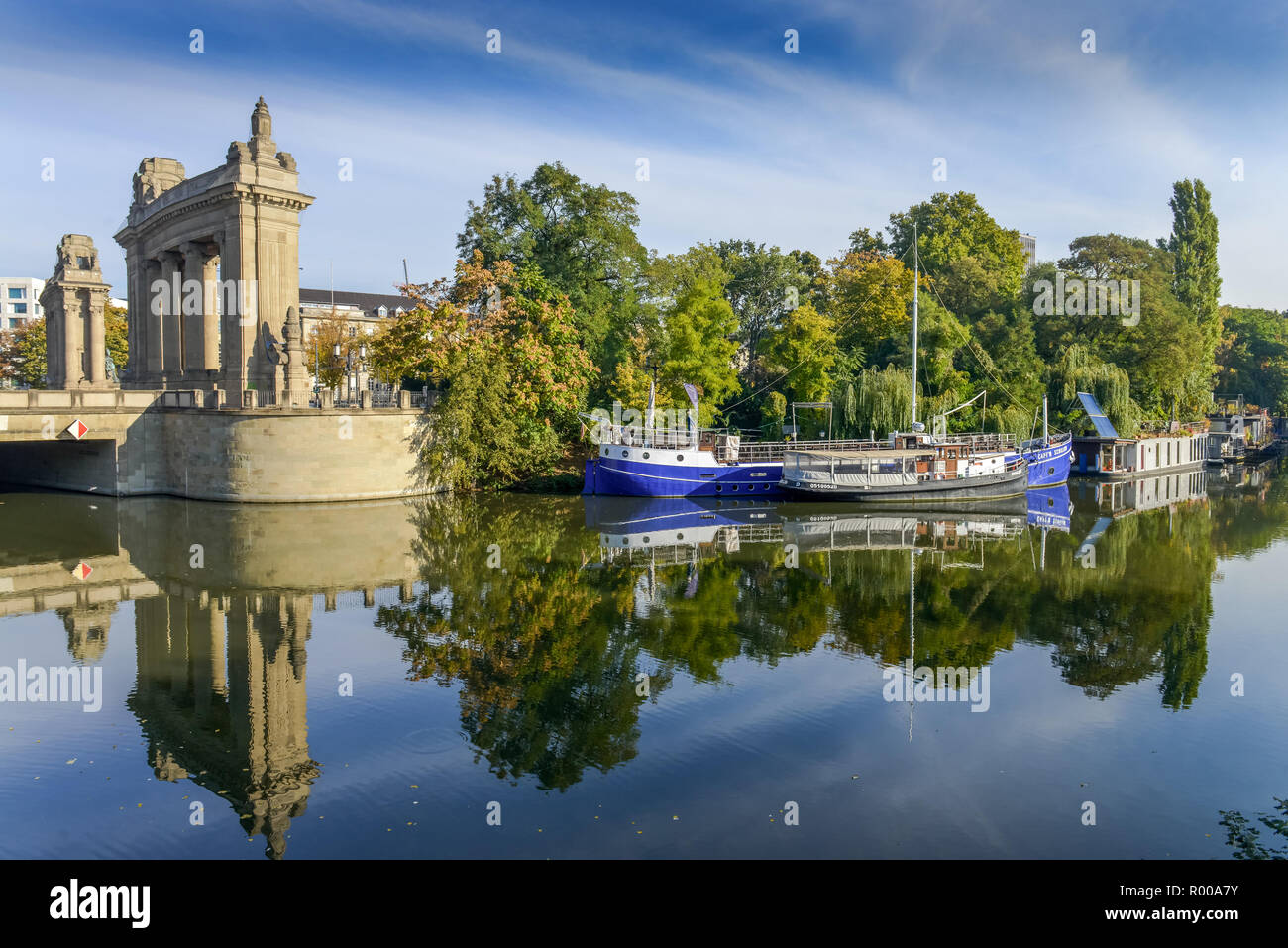 Mitte Cafe Berlin Stockfotos und -bilder Kaufen - Alamy