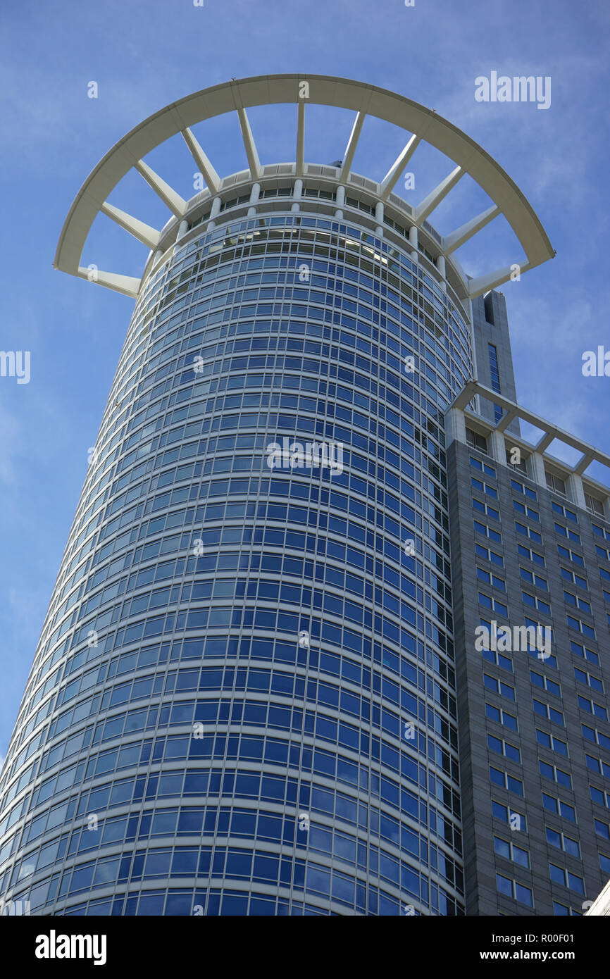Spitze und Krone des Westend Tower, auch Westendstraße 1, Westend 1 oder Kronenhochhaus, das dritthöchste Hochhaus Deutschlands, Frankfurt am Main Stockfoto