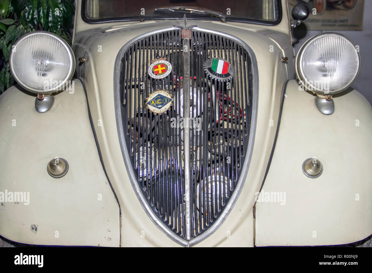 Das Automobilmuseum, Belgrad, Serbien - Vintage Fiat 500 allgemein bekannt als "Topolino" (1937) von der außergewöhnlichen Sammlung von bratislav Petkovic Stockfoto