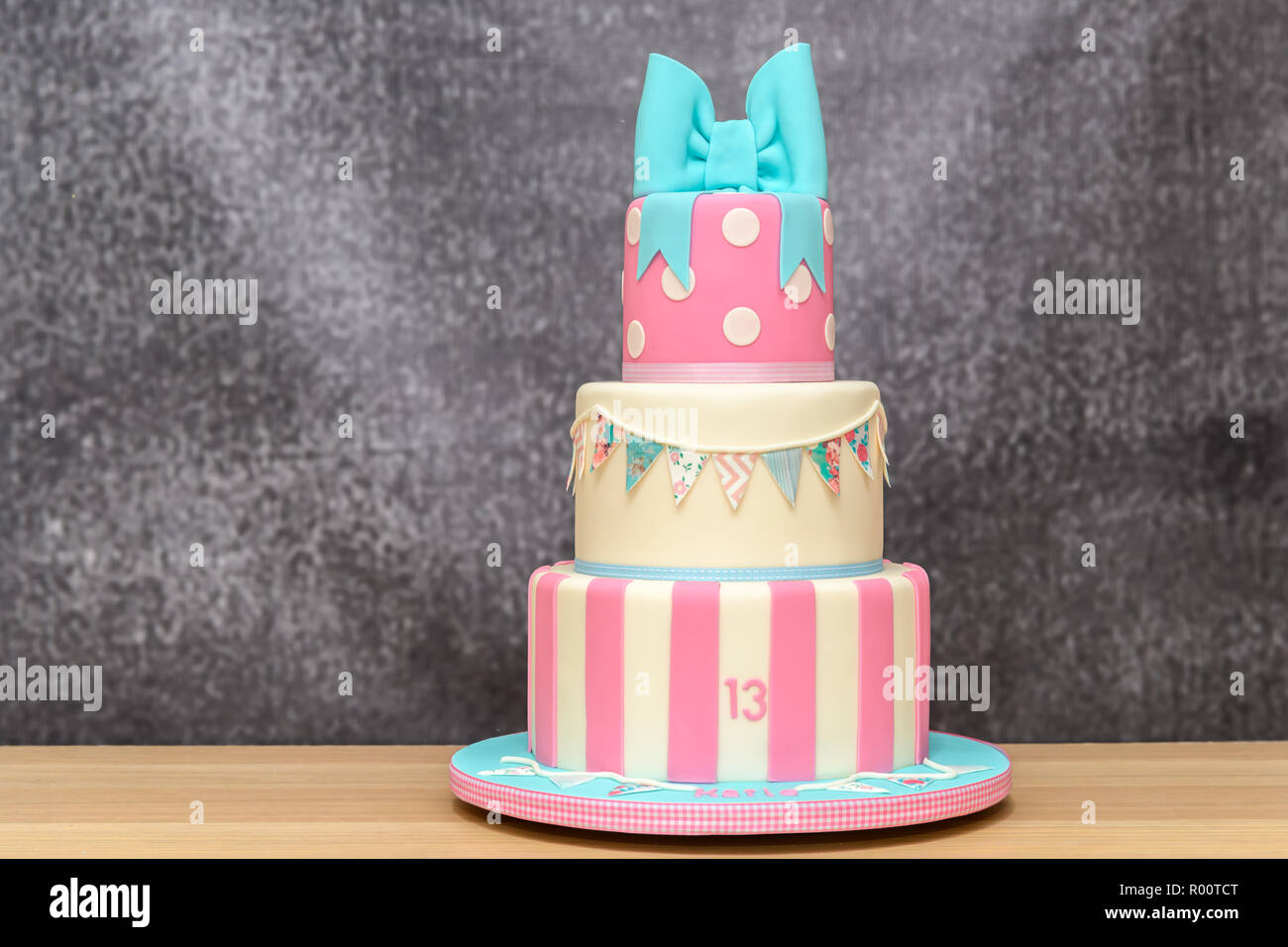 Hausgemachte Neuheit birthday cake Stockfoto