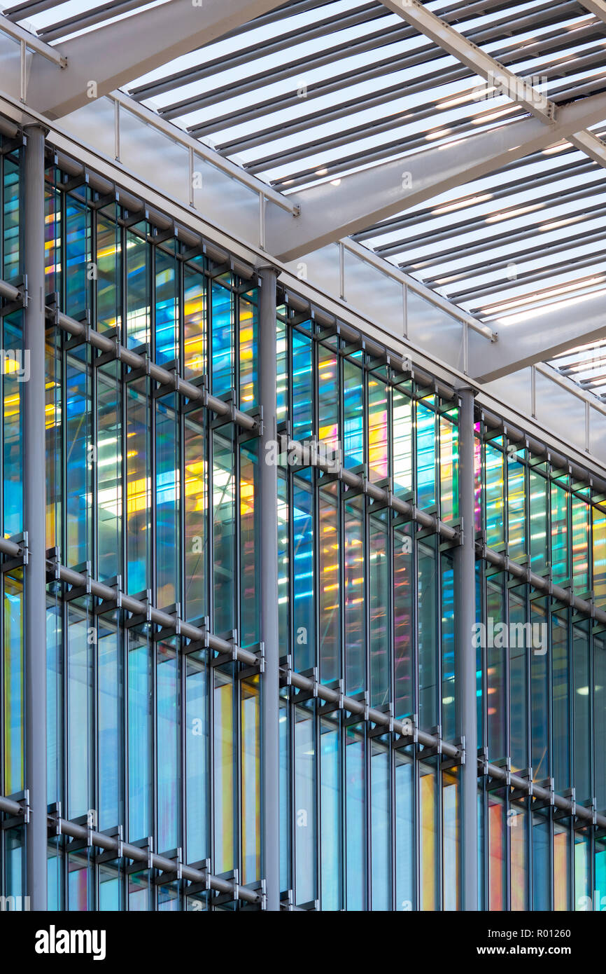 Die Francis Crick Institut Gebäude außen neben St. Pancras International Bahnhof im Stadtteil Camden, Midland Road, London, England Stockfoto