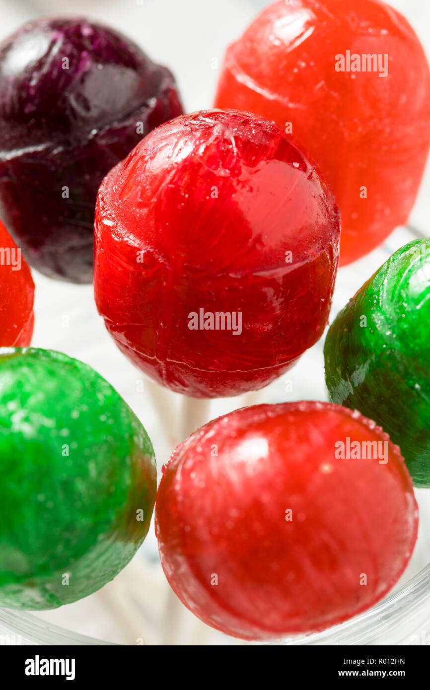 Süße hausgemachte Sugar Sucker Candy auf einem Stick Stockfoto