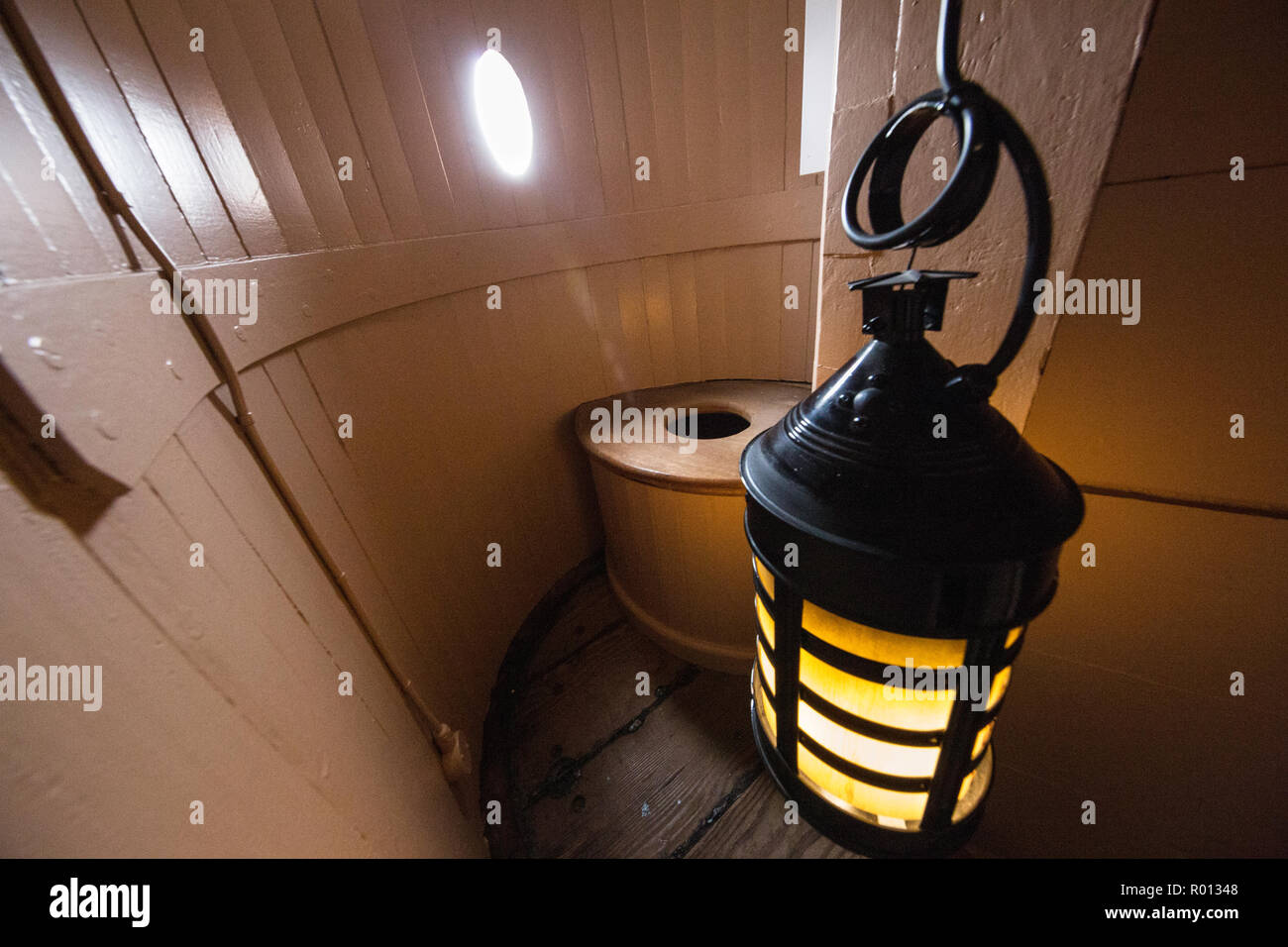 Die HMS Victory, das Flaggschiff von Lord Nelson in der Schlacht von Trafalgar, die heute ein Museum Schiff in Portsmouth, England. Stockfoto