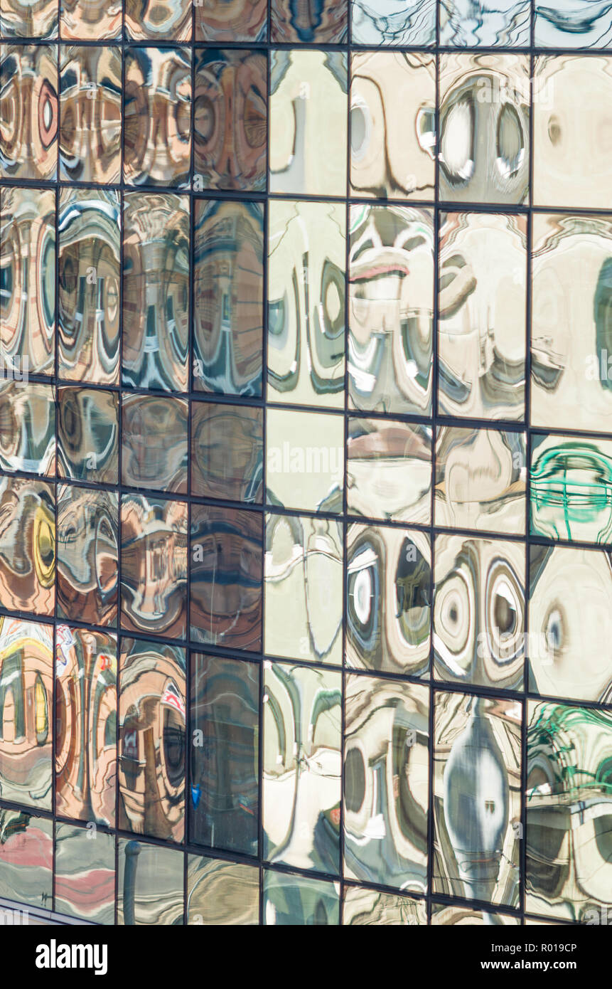 Glas Höhe der modernen A-Klasse Bürogebäude in Breslau, Polen. Stockfoto