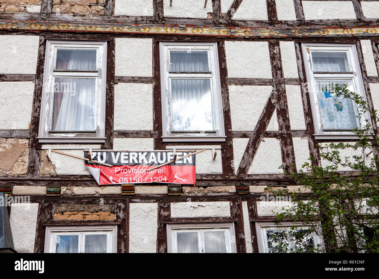 Haus für Verkauf, schlechter Zustand, Bodenwerder, Weserbergland, Niedersachsen, Deutschland, Europa Stockfoto