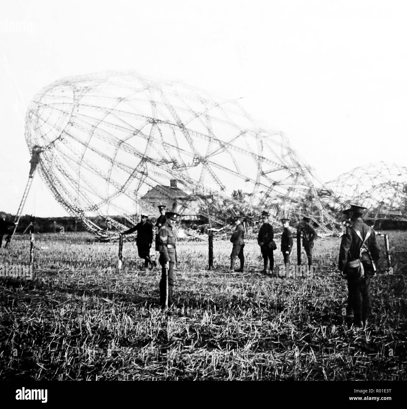 Ein Zeppelin hat in der Nähe von Colchester während des Ersten Weltkriegs Stockfoto