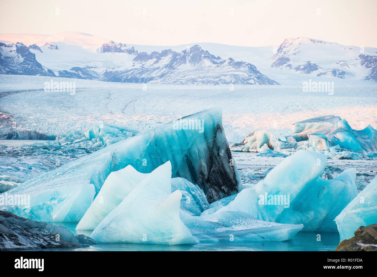 Eis und Iceberrgs an der Gletscherlagune Jökulsarlon, Island, Europa Stockfoto