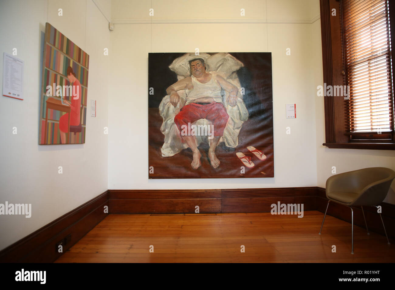 Sydney, Australien. 1. November 2018. Artist Lynn Savery war als der Sieger der Doug Moran National Portrait Prize, Australiens reichsten Kunstpreis im Wert von $ 150.000 angekündigt, bei einer Medienveranstaltung im Juniper Hall in Paddington. Das 1988 gegründete Doug Moran National Portrait Prize wird geglaubt, der weltweit wertvollsten portrait Preis zu sein. Er ersucht die Einträge der ursprünglichen Arbeiten von australischen Künstlern, Australier Erfassung aus allen Bereichen des Lebens, ob eine öffentliche Figur oder jemand aus Ihrem eigenen Kreis der Erfahrung. Im Bild: Werke der letzten Sieger auf der Anzeige. Credit: Richard Milnes/Alamy Live Ne Stockfoto