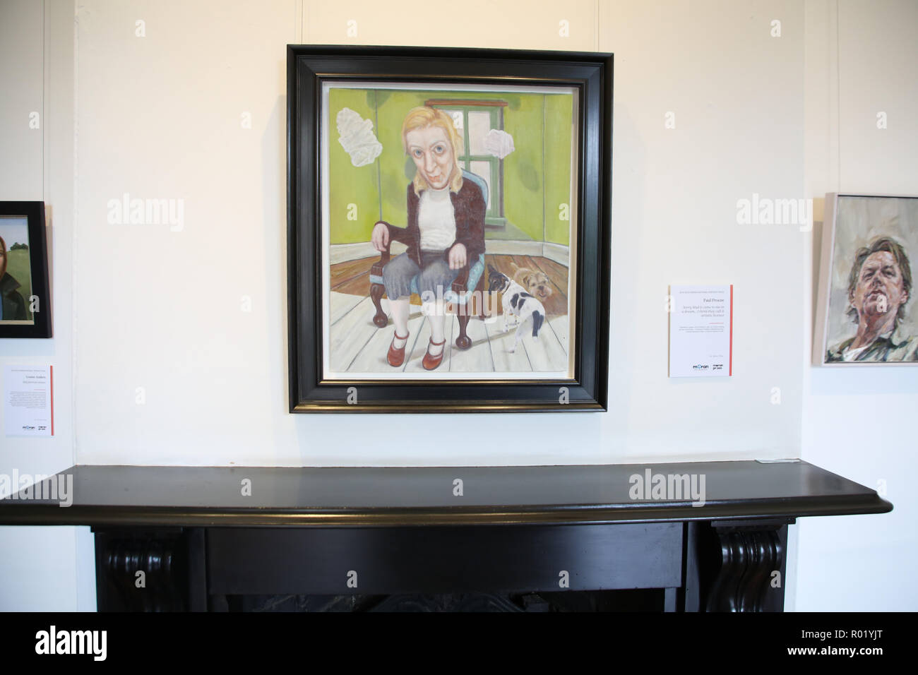 Sydney, Australien. 1. November 2018. Artist Lynn Savery war als der Sieger der Doug Moran National Portrait Prize, Australiens reichsten Kunstpreis im Wert von $ 150.000 angekündigt, bei einer Medienveranstaltung im Juniper Hall in Paddington. Das 1988 gegründete Doug Moran National Portrait Prize wird geglaubt, der weltweit wertvollsten portrait Preis zu sein. Er ersucht die Einträge der ursprünglichen Arbeiten von australischen Künstlern, Australier Erfassung aus allen Bereichen des Lebens, ob eine öffentliche Figur oder jemand aus Ihrem eigenen Kreis der Erfahrung. Im Bild: Arbeiten der Finalisten auf der Anzeige. Credit: Richard Milnes/Alamy Live N Stockfoto