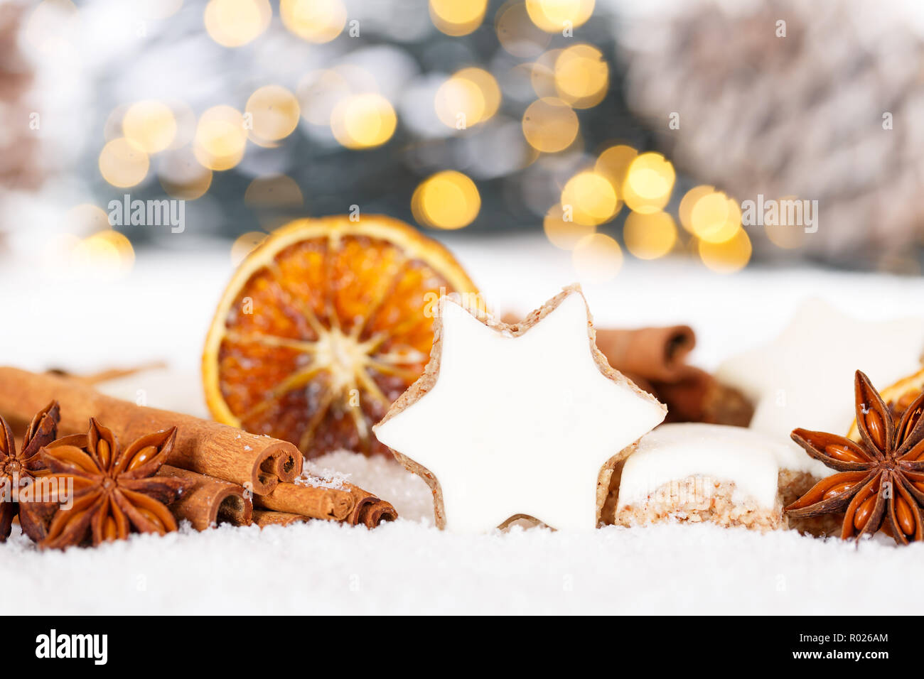 Weihnachtsplätzchen Zimt stern Gewürze Backen Bäckerei Dekoration winter Stockfoto