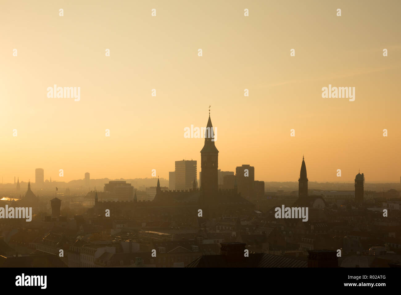 Wunderschöne Dachterrasse mit Panorama von Kopenhagen, Dänemark. Kopenhagen ist auf der Oberseite des Lonely Planet Liste der Plätze im Jahr 2019 zu besuchen. Stockfoto