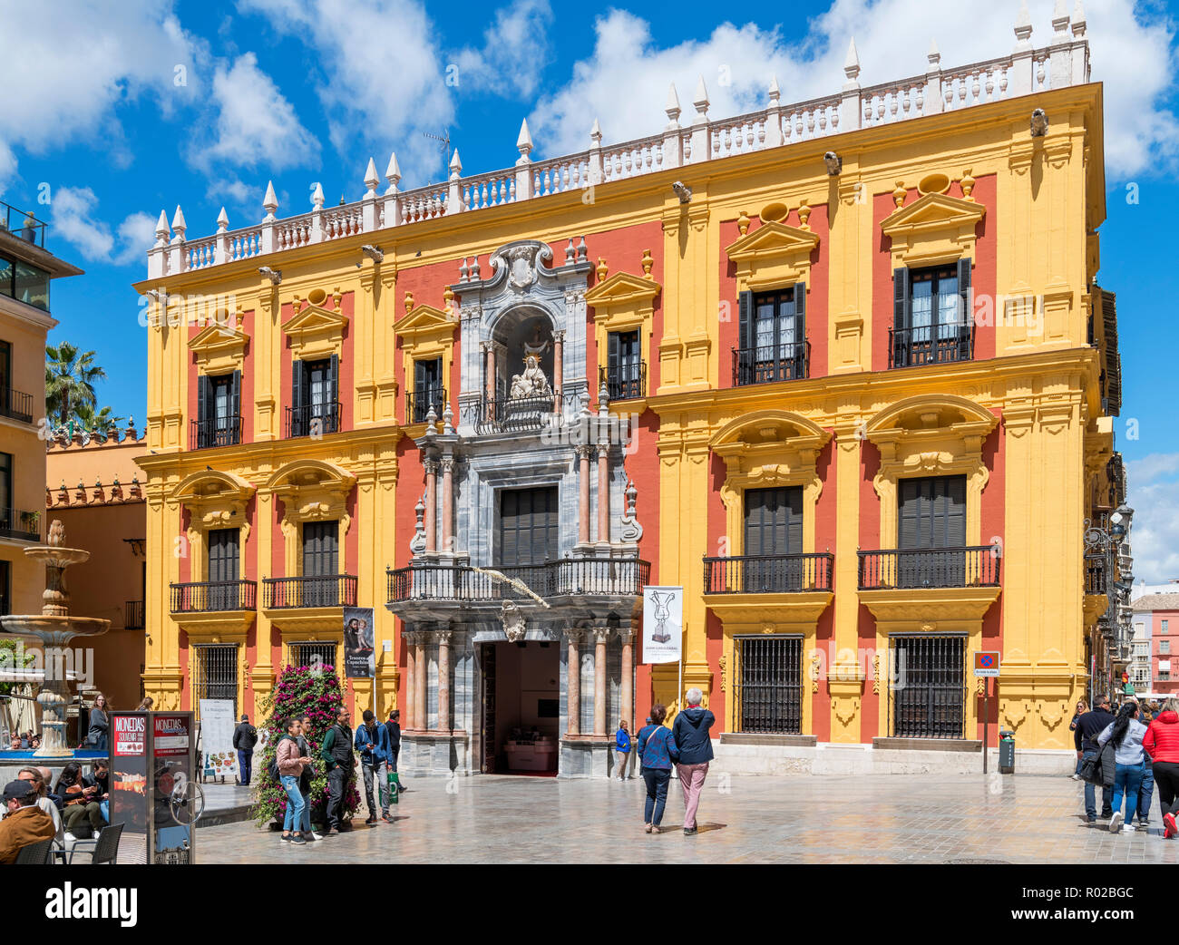 Der Palacio Episcopal (Bishop's Palace), beherbergt ein kleines Museum, Plaza del Obispo, Altstadt, Malaga, Costa del Sol, Andalusien, Spanien Stockfoto