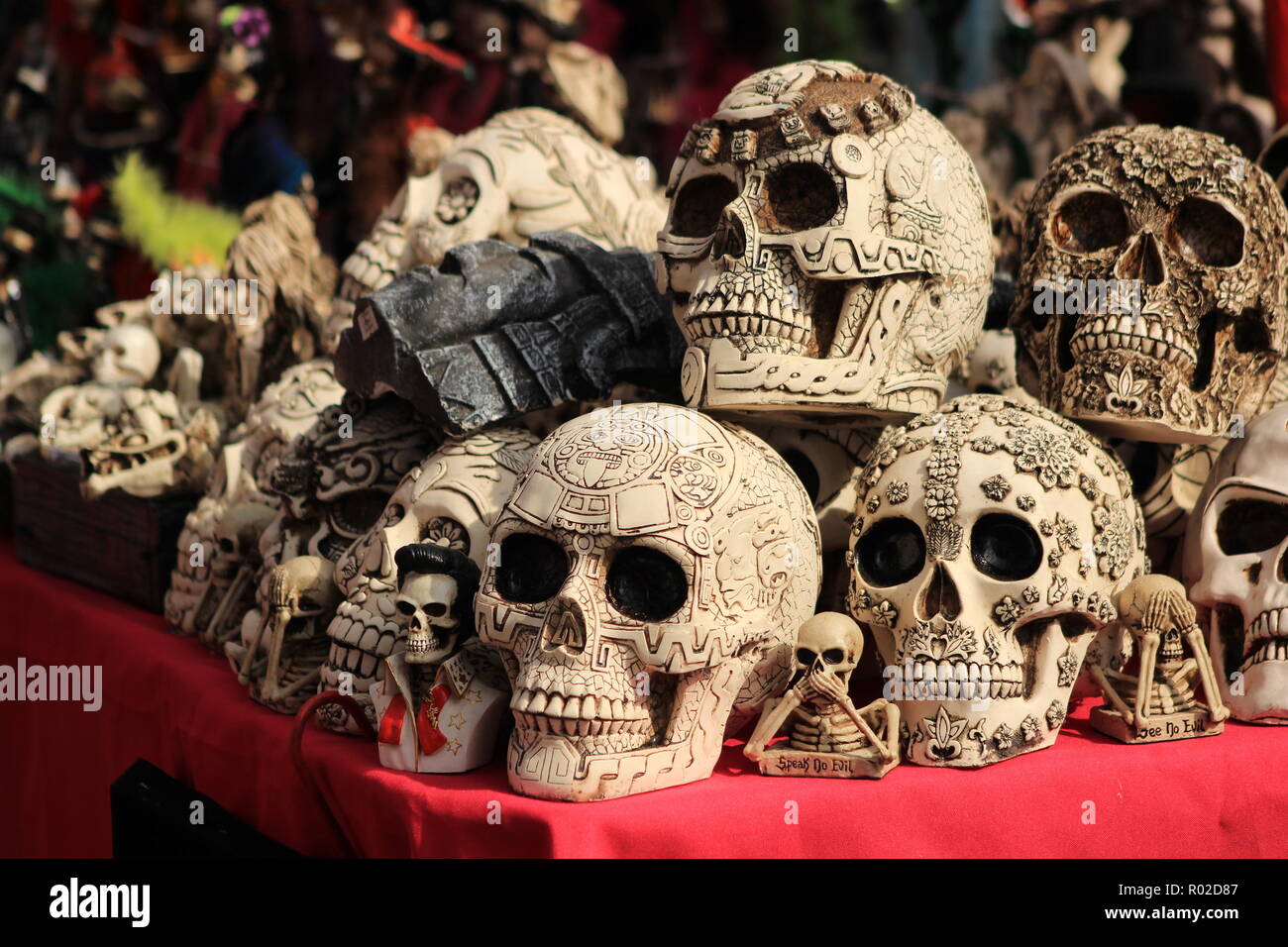 Anzeige der Schädel am Tag der Toten (Dia de los U-Bahnen) Feier Stockfoto
