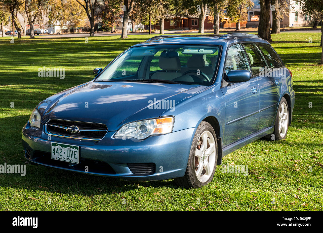 2007 Subaru Legacy 2.5i Sonderausgabe 4 dr. Wagon AWD, 2.5L 4-Zylinder Motor, Newport Blue Pearl Stockfoto