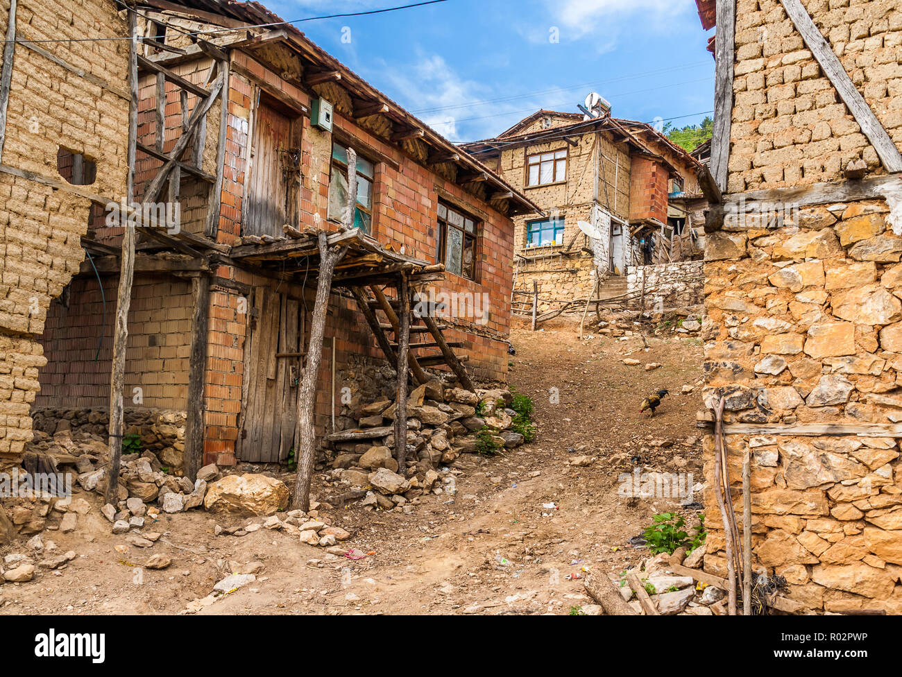 Iznik, Türkei, 9. Mai 2012: Traditionelle Häuser im Dorf Sansarak. Stockfoto