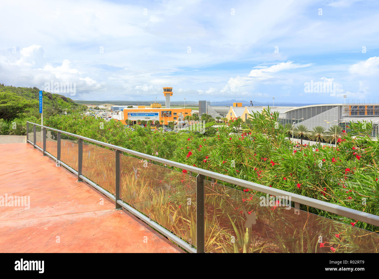 Blick auf Curacao Flughafen von Mirador, Plane Spotting Bereich Stockfoto