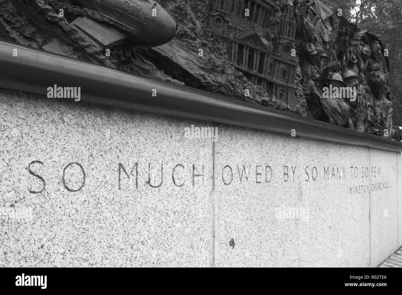 Churchill Zitat auf die Schlacht um England Memorial, London, UK. Stockfoto