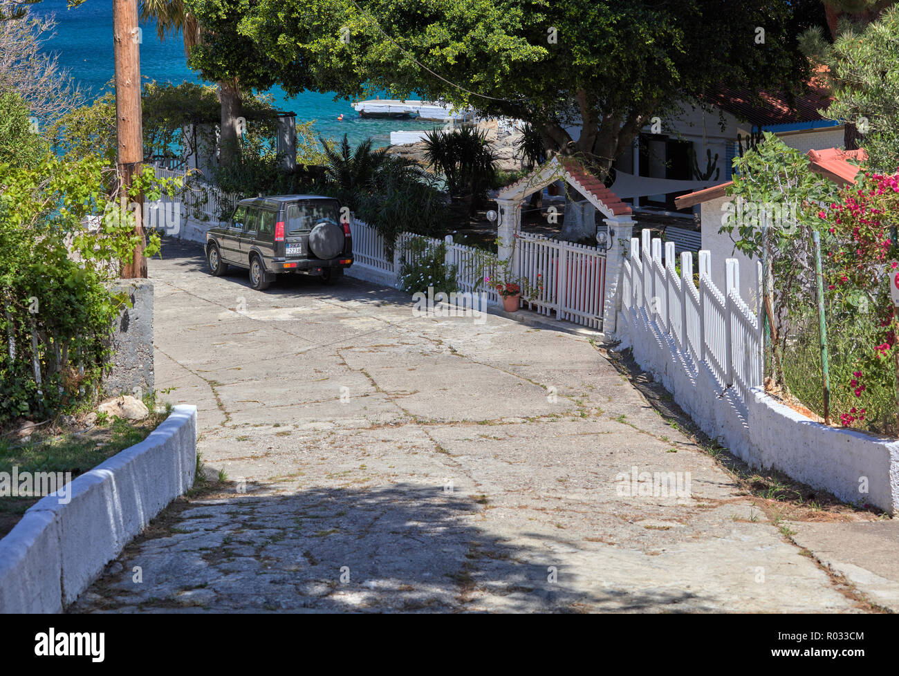 Eine Straße im Aldemar Amilia Mare & Paradise Village, Kalithea, Rhodos, Griechenland Stockfoto