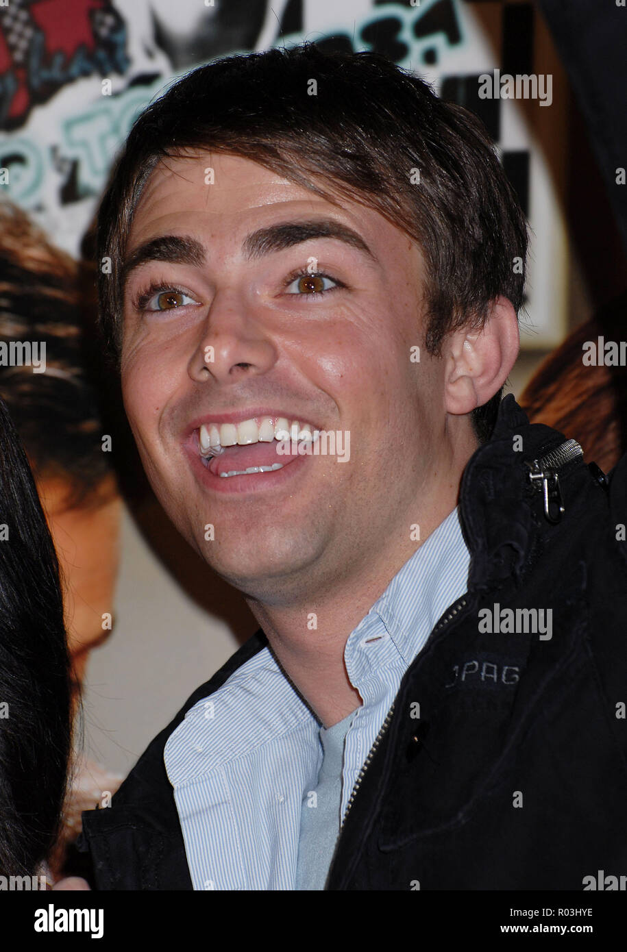 Jonathan Bennett (die Herzöge von Hazzard: Der Anfang) Ankunft in der Musik und Lyrik Premiere auf der Chinese Theatre in Los Angeles. headshot Lächeln BennettJonathan 120 Red Carpet Event, Vertikal, USA, Filmindustrie, Prominente, Fotografie, Bestof, Kunst, Kultur und Unterhaltung, Topix Prominente Fashion/Vertikal, Besten, Event in Hollywood Leben - Kalifornien, Roter Teppich und backstage, USA, Film, Stars, Film Stars, TV Stars, Musik, Promis, Fotografie, Bestof, Kunst, Kultur und Unterhaltung, Topix, headshot, vertikal, eine Person aus dem Jahr 2 Stockfoto