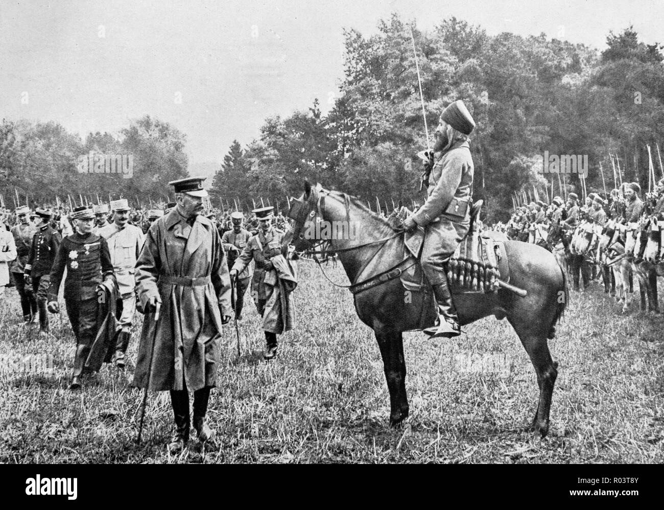 Lord Kitchener Inspektion afrikanischen Truppen, 1915 Stockfoto
