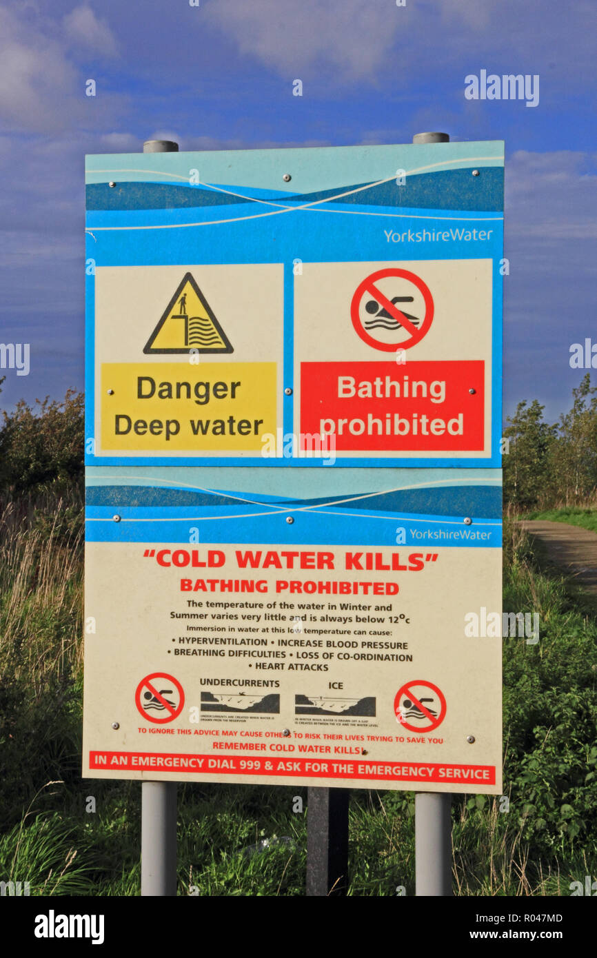 Tiefes Wasser Warnschild an der Talsperre Scammonden Stockfoto